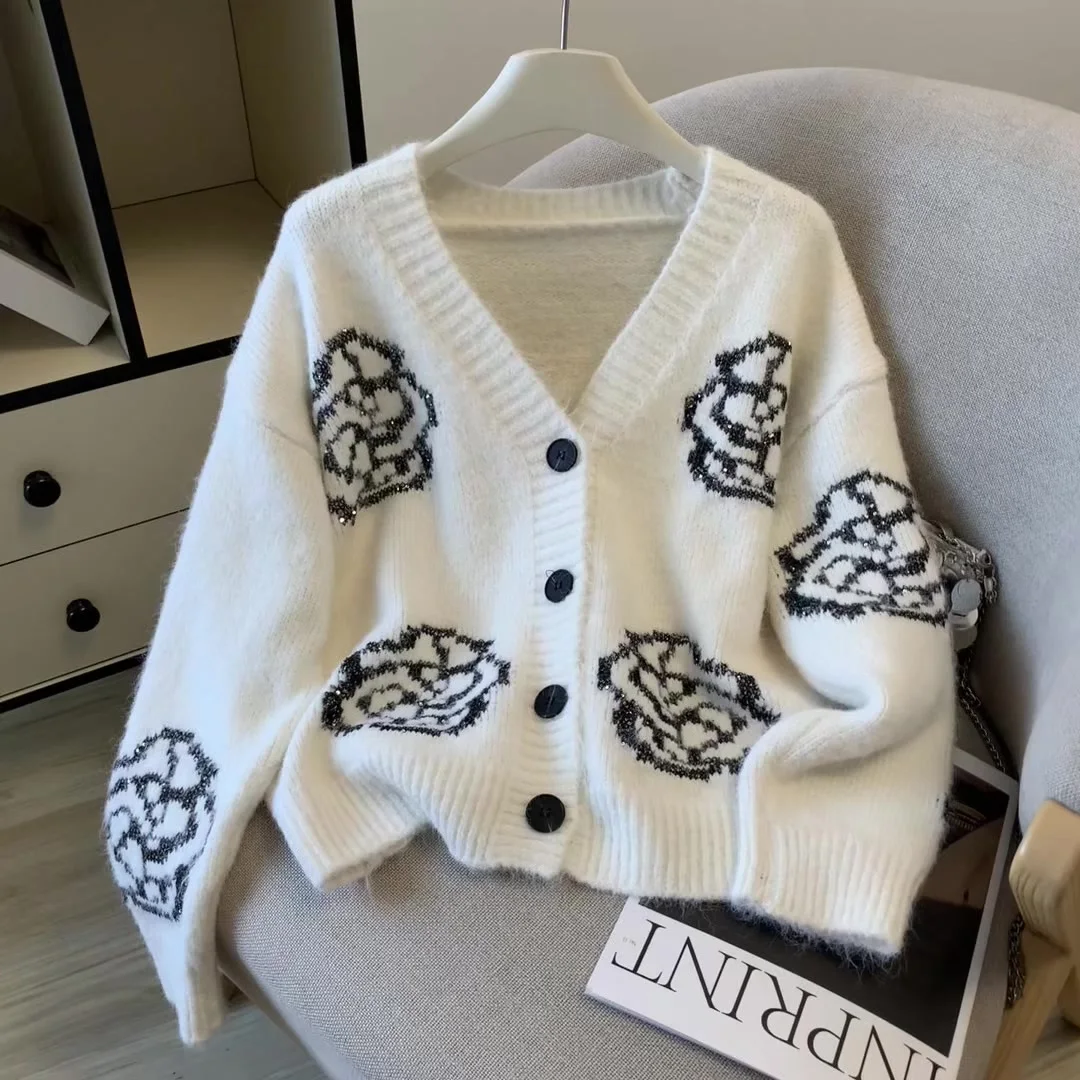 

Women's White V-Neck Jacquard Cardigan Luxury Sweater Vintage 2000s Y2k Jumper Top Knitwear Long Sleeves Cashmere Sweater Autumn