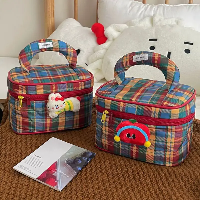 

Симпатичная клетчатая портативная косметичка большой вместимости, дорожная сумка с отделениями для хранения косметики, идеально подходит для поездок и повседневного использования
