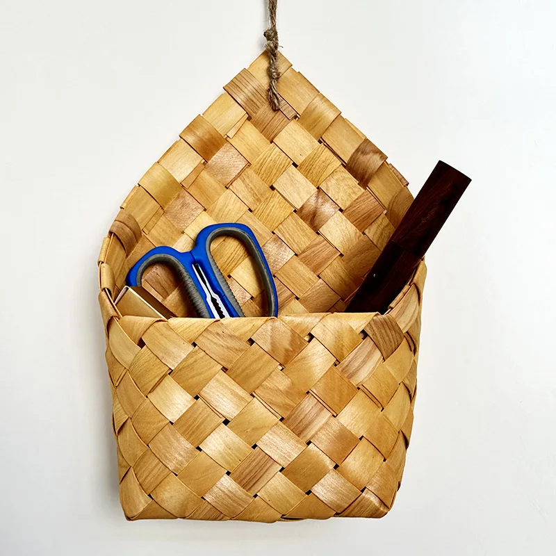 

Handmade Japanese Rattan Woven Wooden Chip Hand-held Woven Basket Can Be Hung for Kitchen Storage Basket