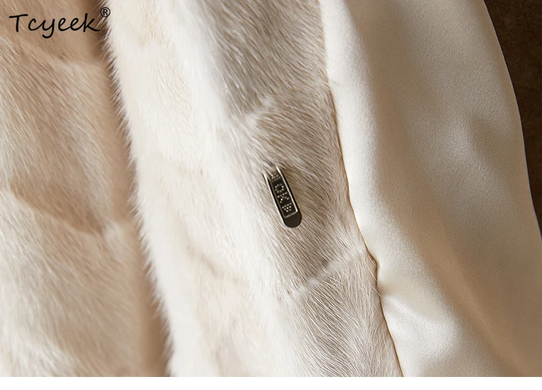 Tcyeek معطف فرو المنك الحقيقي النساء ملابس الشتاء الدافئة سترة الفراء الحقيقي المرقعة معطف المرأة الجديد في معاطف 2025 Fourrure فام