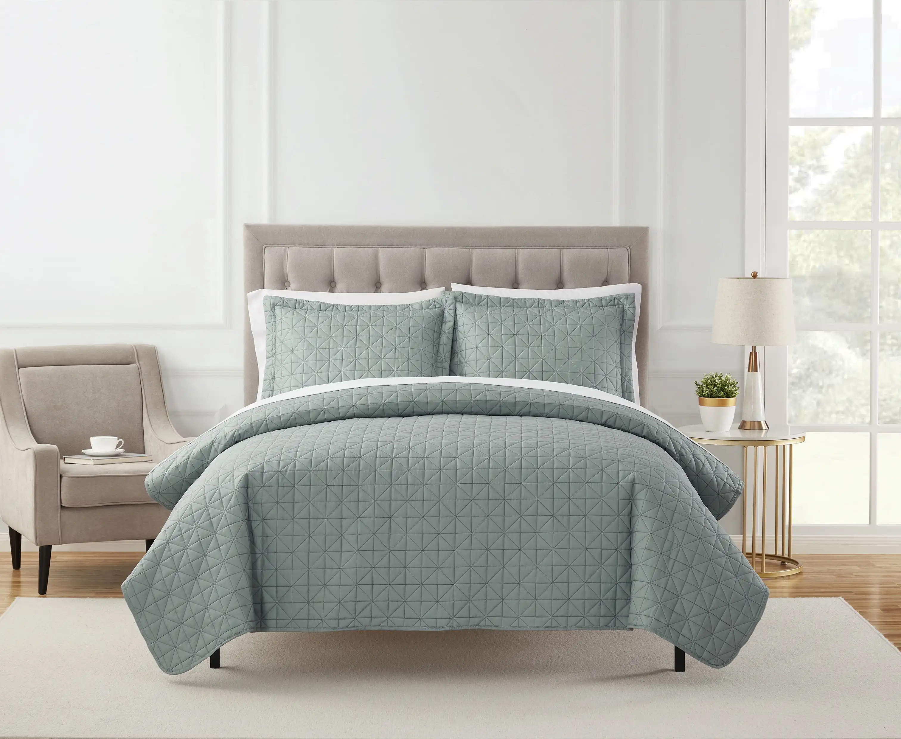 

7 Piece Sage Green Quilt Set with Sheets, Queen