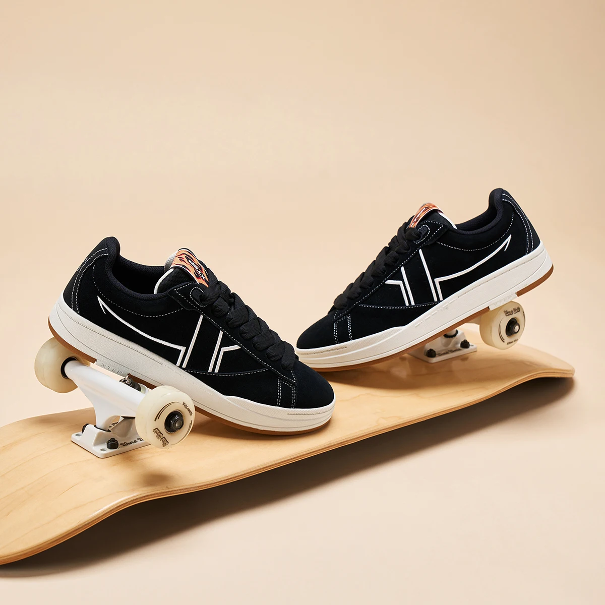 Xtep Jiao Ban Skateboarding Shoes For Men 2024 Autumn Street Style Skate Shoes Durability Comfortable Sneakers 876319310022