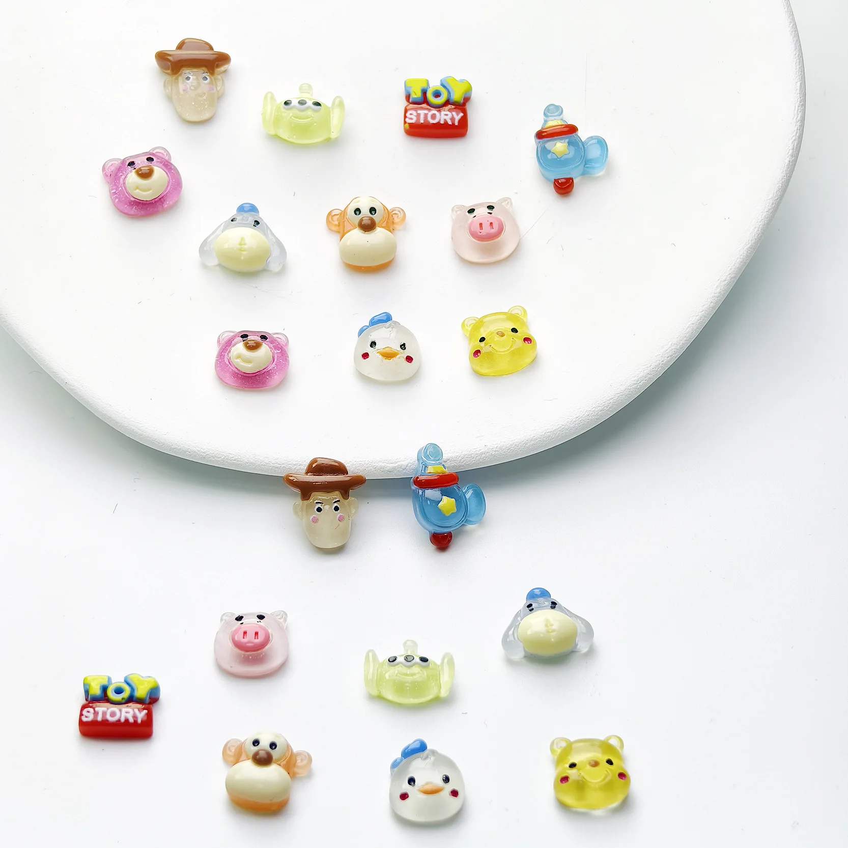 50 pezzi di ciondoli per unghie Cartoon Animal Story Accessori in resina Fai da te Indossare accessori per unghie Gadget Custodia per cellulare Materiale per forcina