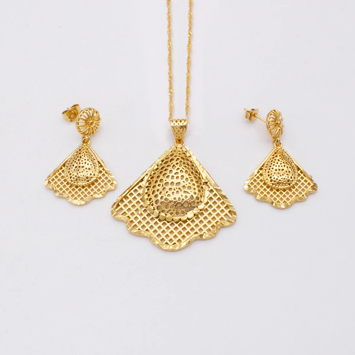 Dubai New Gold plated coppeer Jewelry Sets Wedding Bride bridal Necklace/Pendant/Earrings Accessories gifts for women set