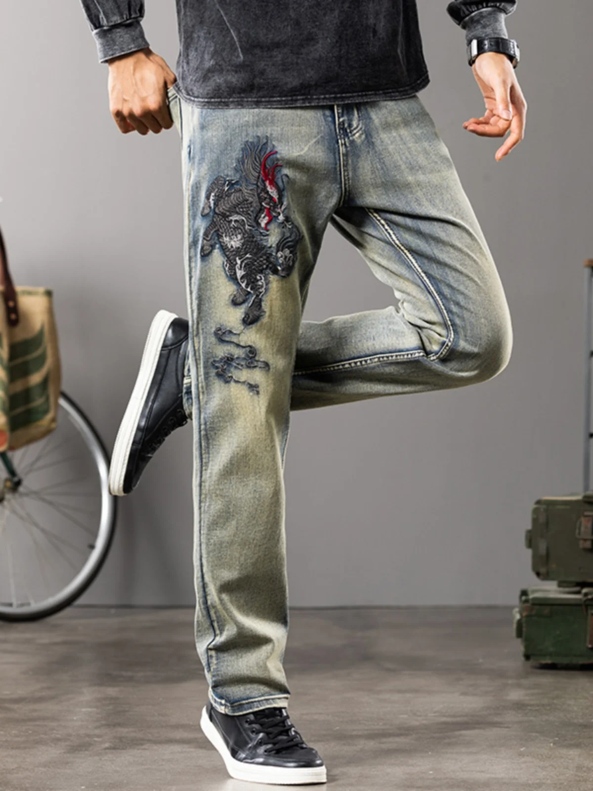 

Retro Embroidered Denim Jeans Men's Autumn 2026 New Straight Slim Cool High-End Embroidered Long Pants Youth Cotton Stretch D...