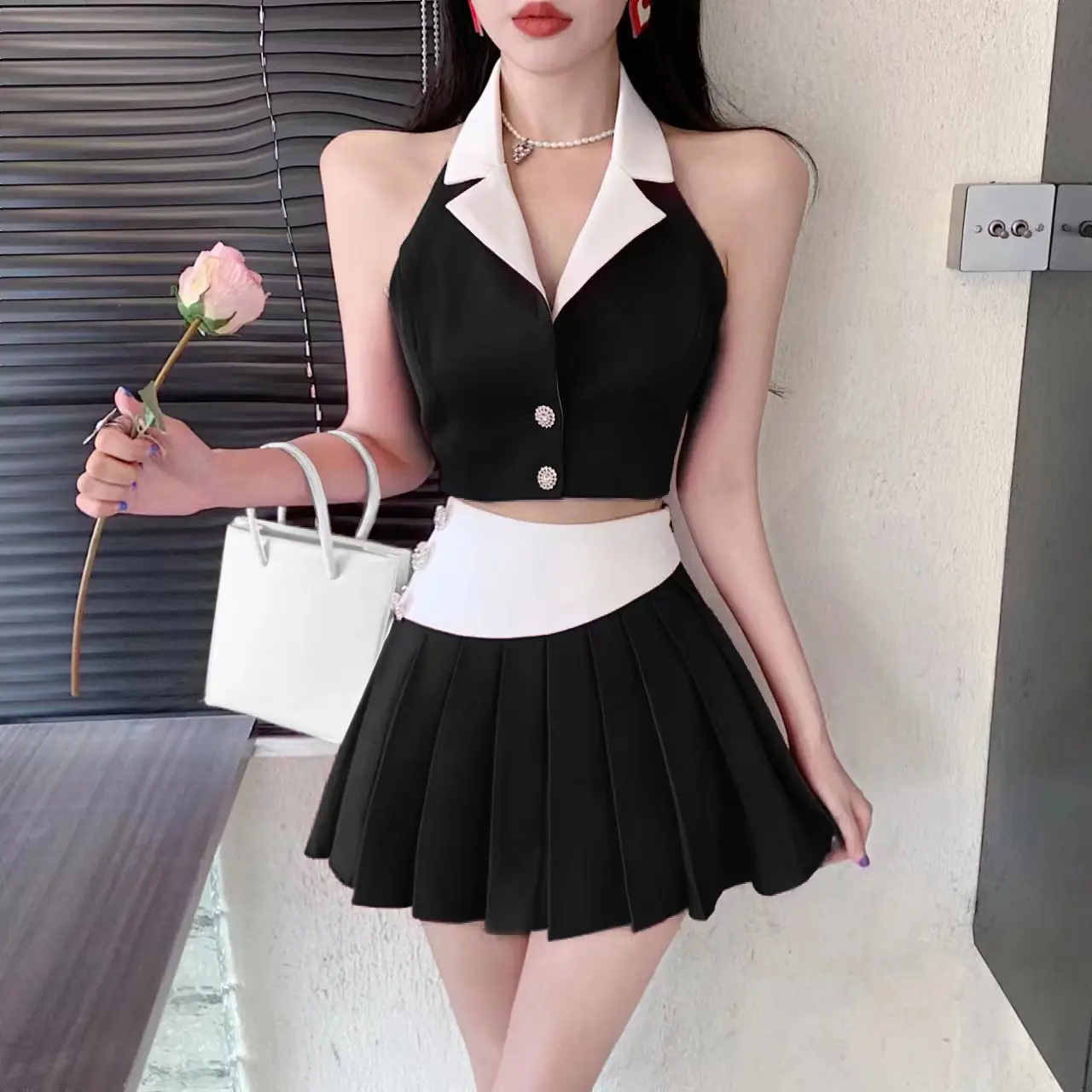 

Сексуальный костюм Spicy Girl Ne Hanging с откидным воротником, топ Faion, асимметричная цветная плиссированная юбка с высокой талией, комплект из двух предметов...