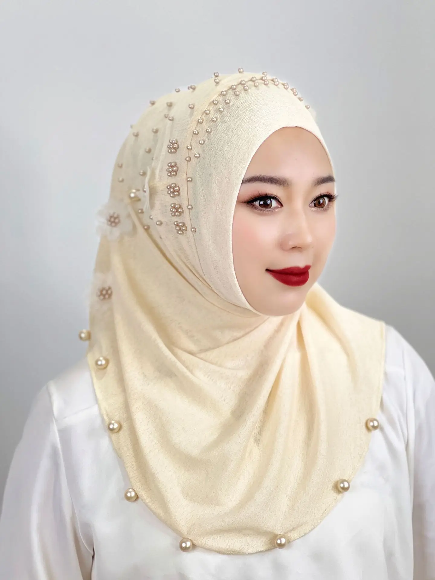 New Fashion Muslim Beaded Hijab Solid Color Hijab Women Hijab with Flowers Soft Easy to Wear Hijab Turkish Head Wrap Scarf Islam