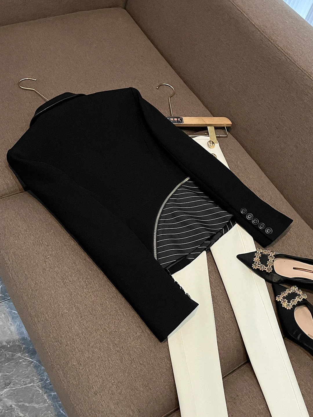 Abito da donna Briti Sle a righe color sangue di fascia alta Jaet Decorazione con cerniera in metallo Vita dimagrante Abbigliamento da lavoro professionale