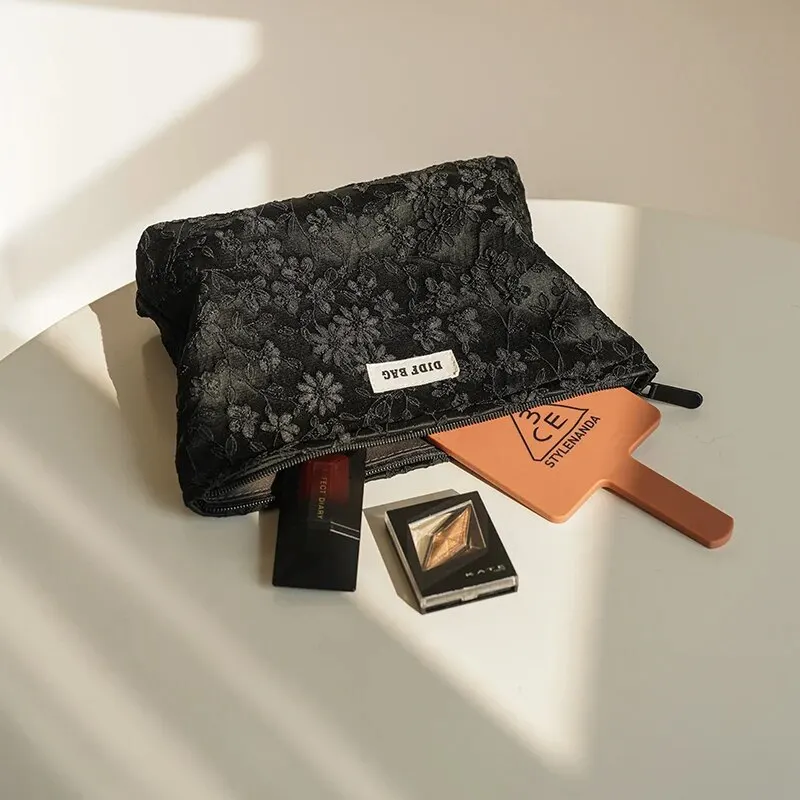 Borsa per il trucco da donna Borsa per il trucco con ricamo nero di grande capacità per rossetto Borsa per cellulare Pochette per pendolari Borsa da toilette da viaggio