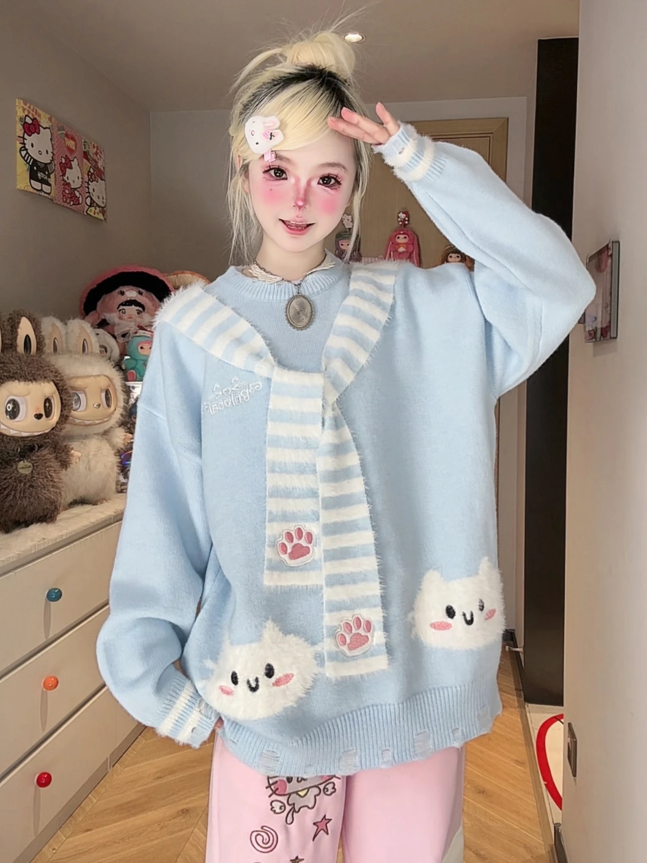 かわいいプルオーバーセーター女性のための秋と冬漫画刺繍ショールラウンドネック長袖ルーズフィット暖かいトップ