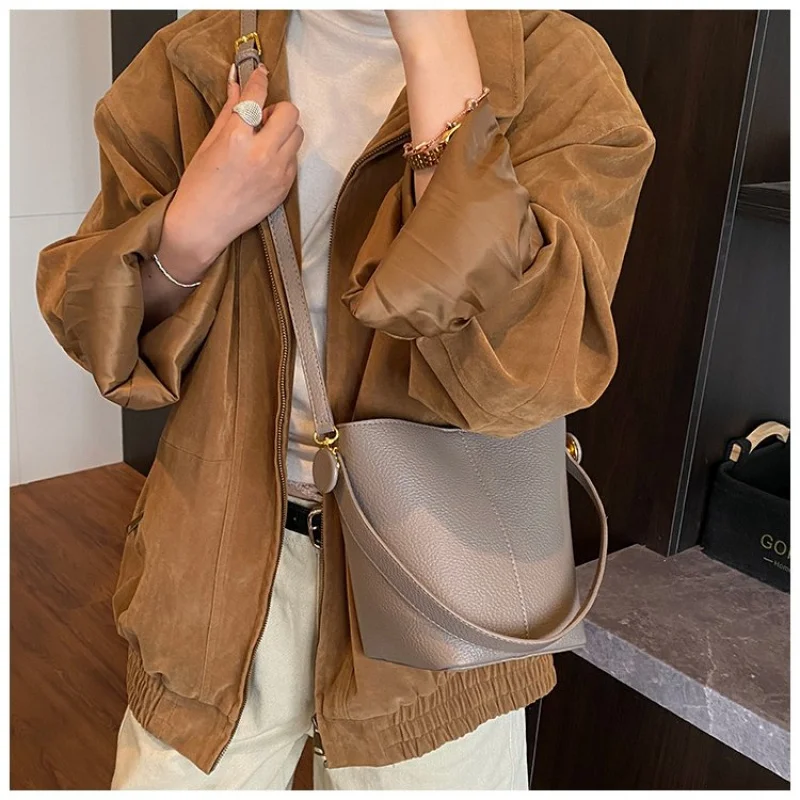 

High-End Women's Messenger Bag Crafted From Faux Leather Boasting Compact Lisbon Casual Vintage Spacious Daily Style​