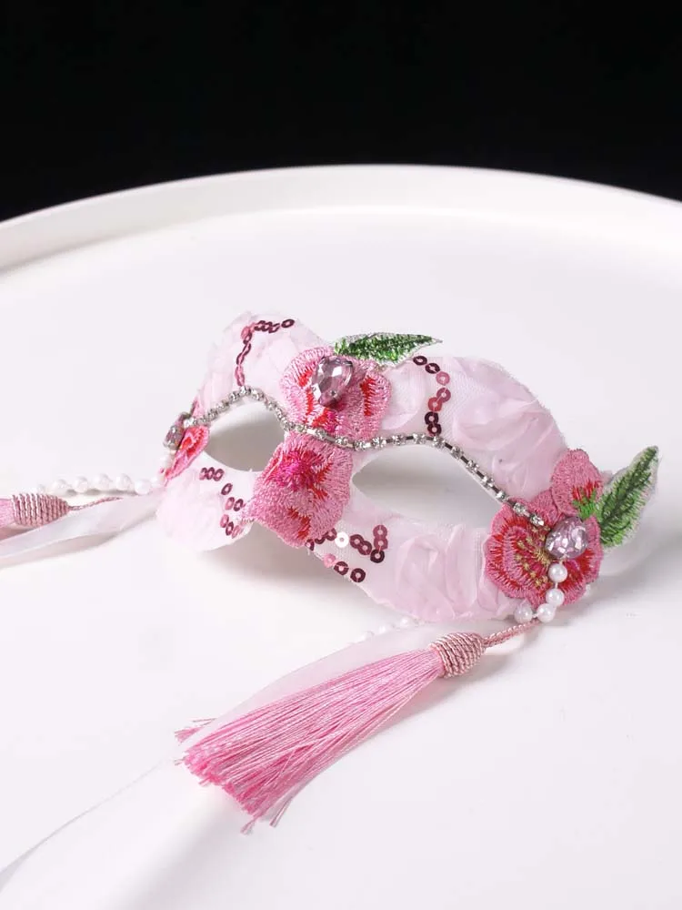 Masker kunststof roze geborduurde kwastje kinder retro Hanfu-accessoires zijn geschikt voor feestfoto-rekwisieten om het gezicht te bedekken