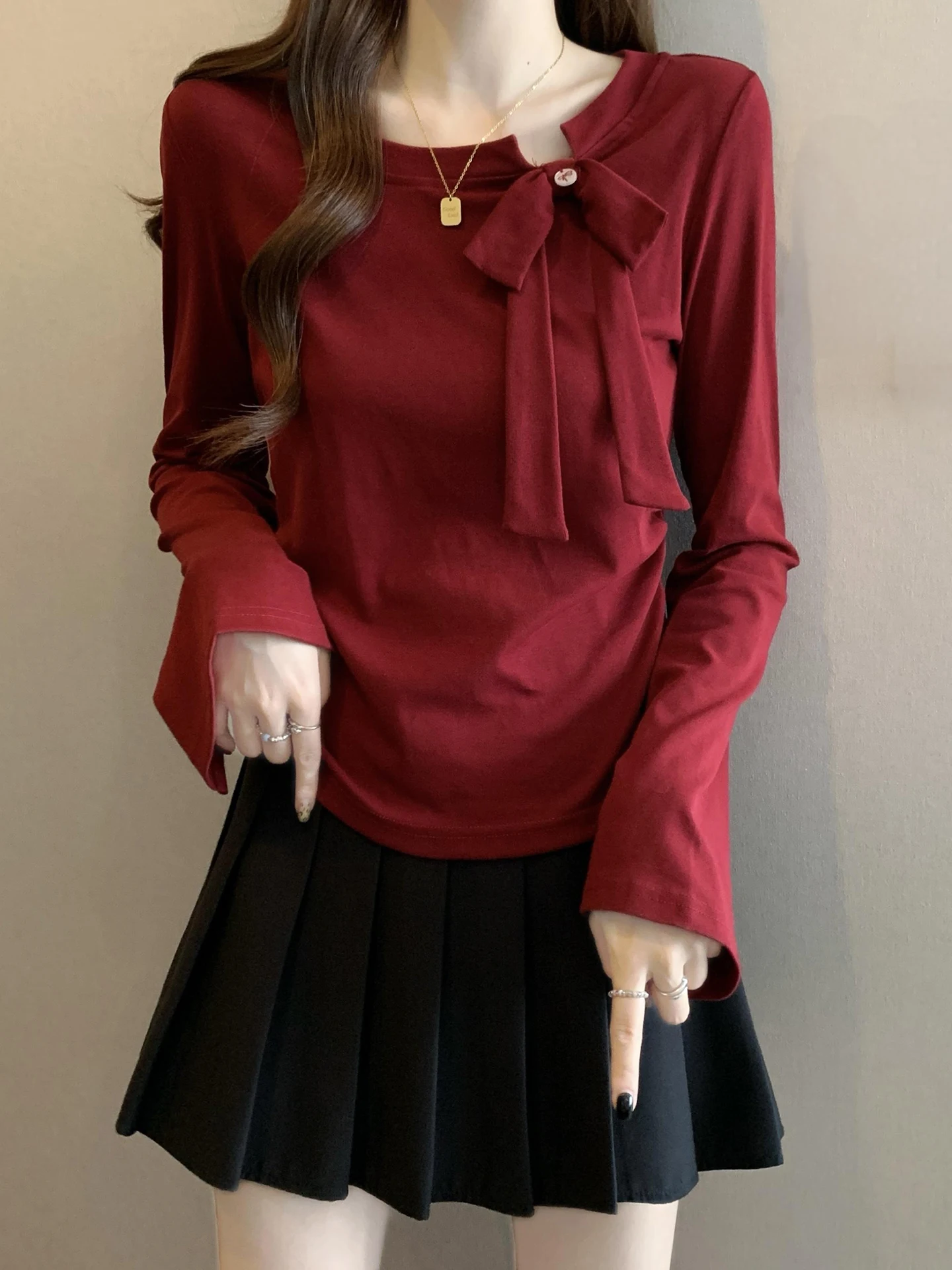 

Красная женская футболка с бантом, приталенного кроя, с коротким рукавом, весенняя коллекция, большие размеры, удобная, дышащая, в корейском стиле, для повседневной носки