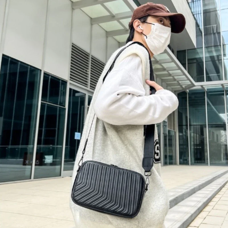 New Couple Style PU High Quality Men\'s Shoulder Bag 2024 Fashion Design Wide Shoulder Strap Casual Trend Crossbody Bag 여자 가방