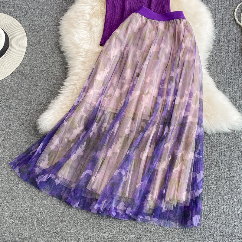 

Summer 2025 New Sle Ice Silk Knitted V-Ne Set High Waist Tulle Pleated Skirt Faionable Ele Two-Piece Women's E...