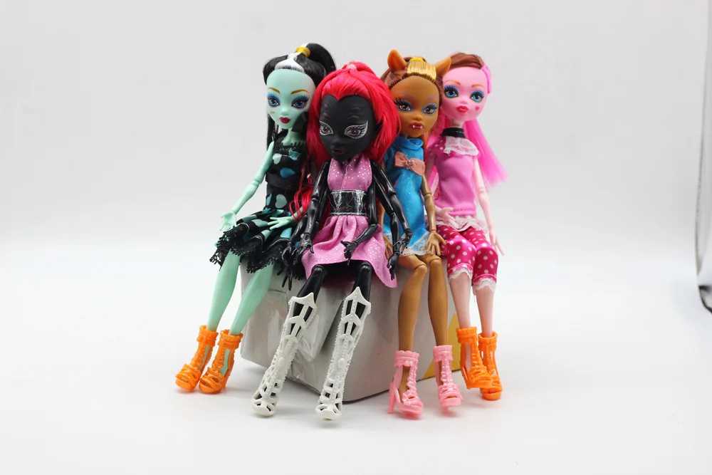 High Quality Fasion Monstere Dolls Draculaura/Clawdeen Wolf/ Frankie Stein / Black WYDOWNA Spider Moveable Body Girls Toys