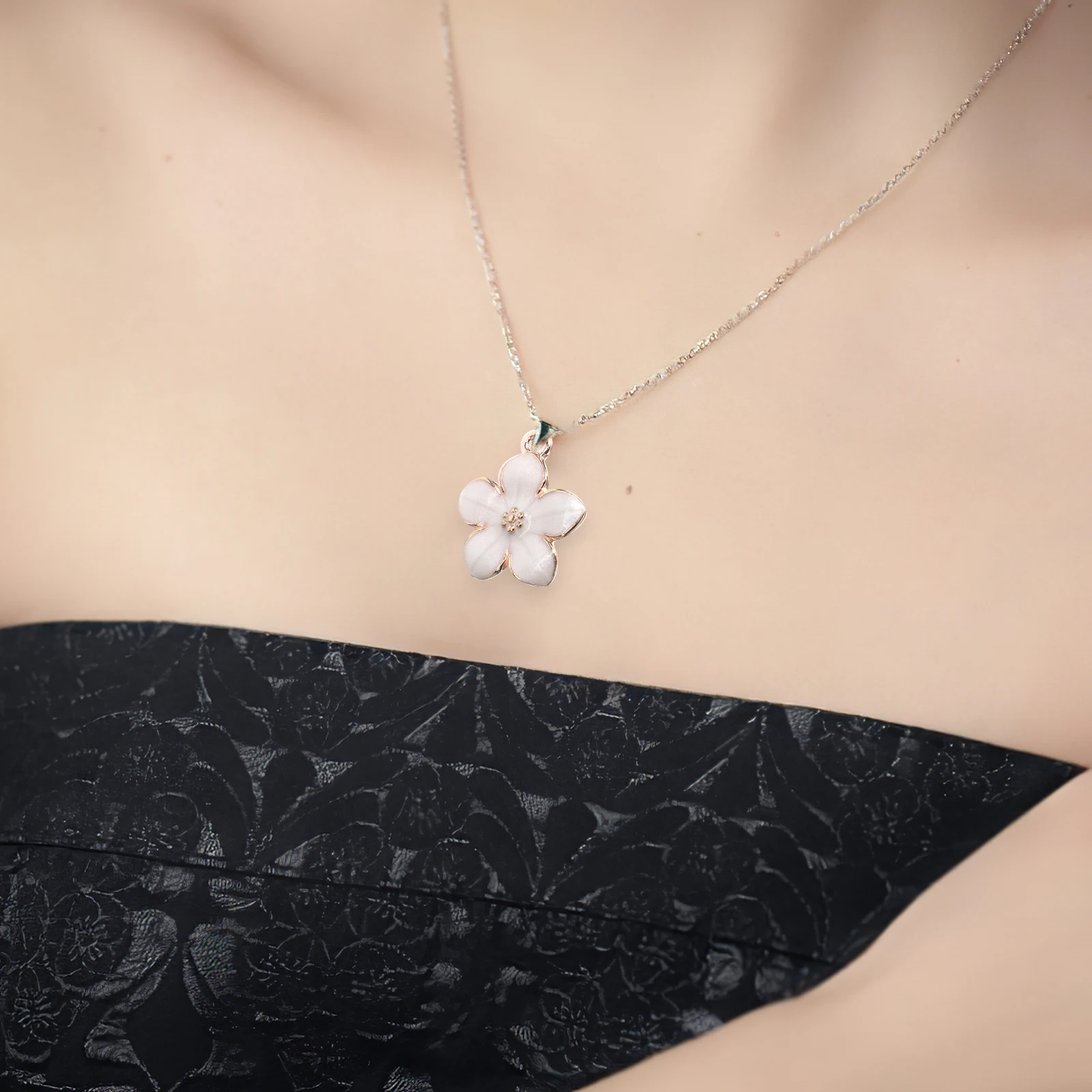 

50pcs Sakura Pendant Jewelry Alloy Flower Diy Accessories Craft Necklace Charms Mini Lightweight Cherry Blossom Necklace