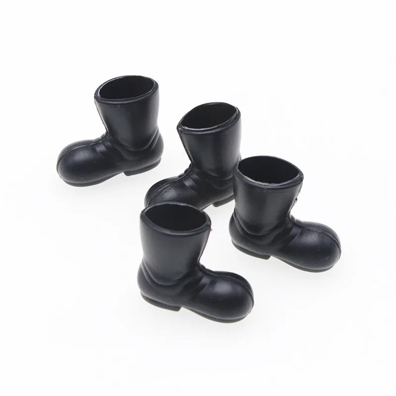 Dollhouse rain shoes, mini plastic black Christmas boots, 1 pair of miniature scene shooting props