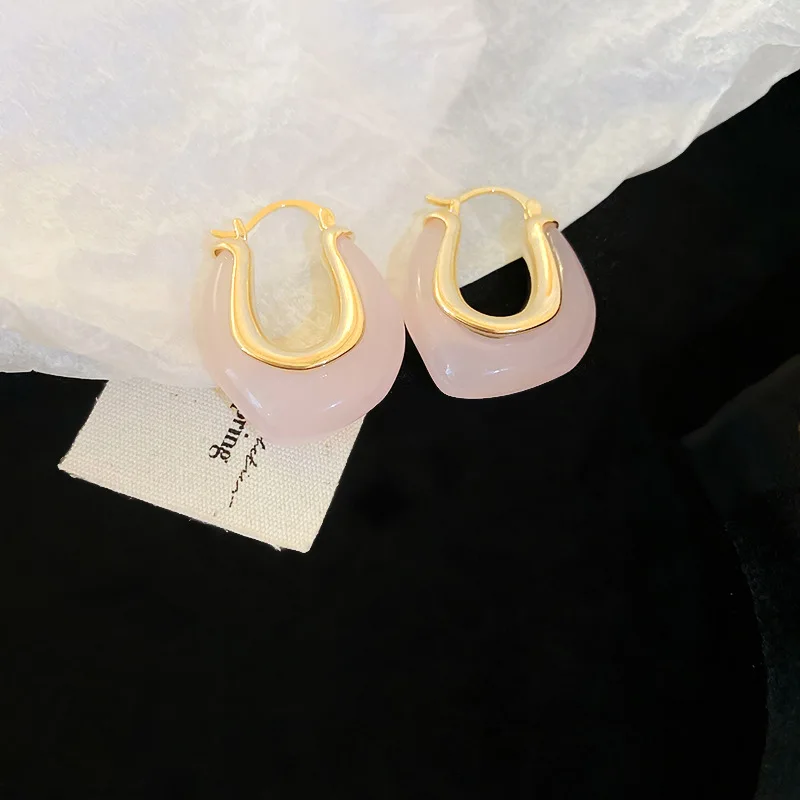 Effen Kleur Hars U-Vormige Onregelmatige Hoepel Oorbellen Voor Vrouwen Nieuwe Vintage Veelzijdige Oorgespen Delicate Mode Sieraden Groothandel