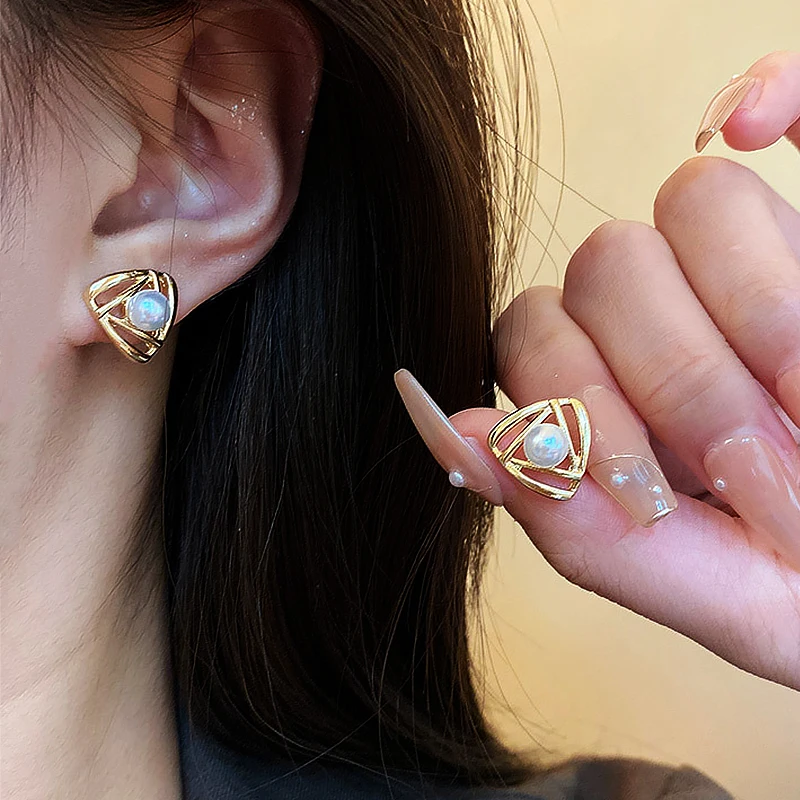 

Gold Color Earrings For Women Sparkling Zircon Pendant Cuff Clip Metal Fashion Korean Drop Earrings Wedding Party Jewelry Gifts