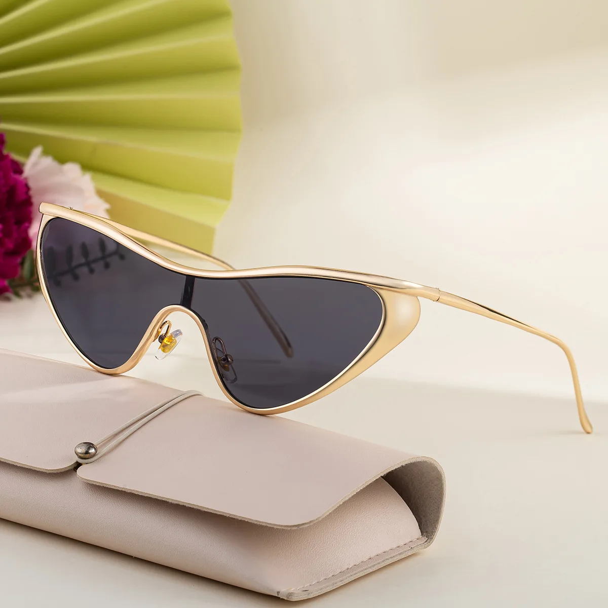 

Vintage Y2k Sunglasses Women 2025 Stylish Oversized Gradient Lens Outdoor Shades Luxury Brand Design Metal Frame Eyewear UV400