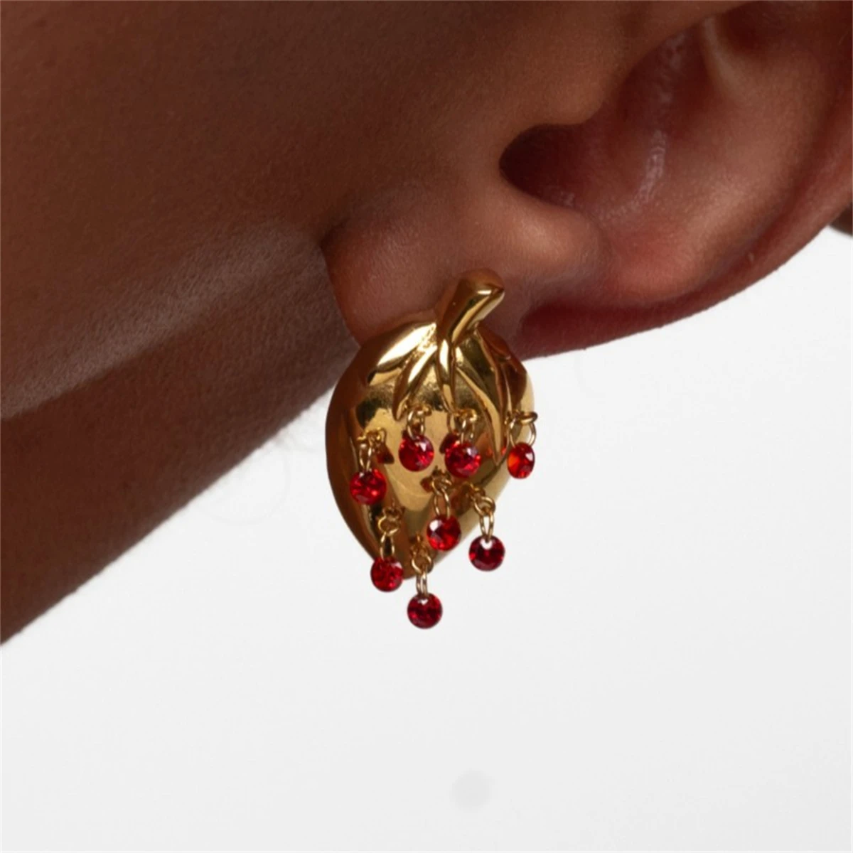 

Fashion New Product Stainless Steel Material Fruit Strawberry Earrings Earrings Earrings Gold Plated and Color Preserved
