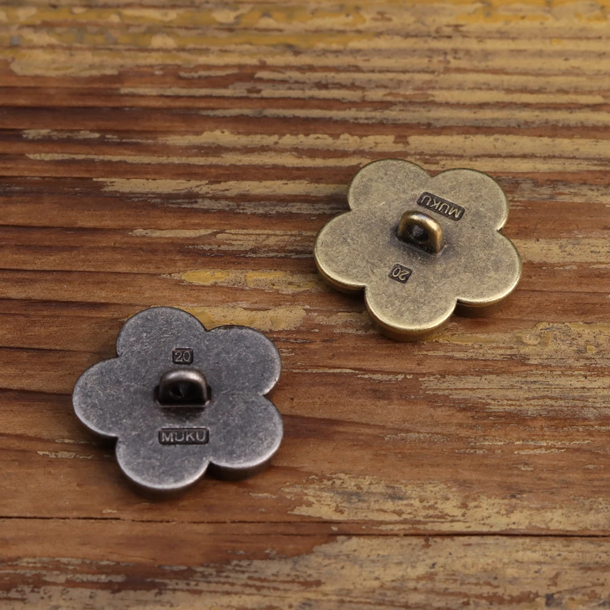 Flower Metal Shank Button Vintage Gold Antique Silver Black Sewing Accessories Knitting Womens Dress Code High Quality