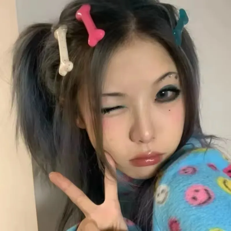 Presilhas de Cabelo em Formato de Osso Kawaii, Acessórios de Cabelo Femininos e para Meninas, Estilo Y2K Gótico, Grampos Laterais em Formato de Osso d