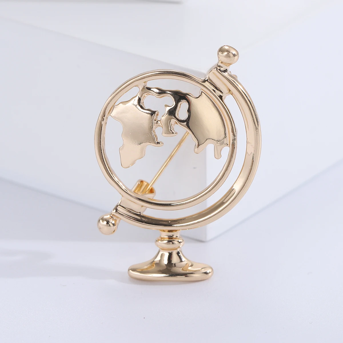 Japanese hollow globe brooch ins trendy men and women creative pins personalized creative badges small brooch lovers accessories