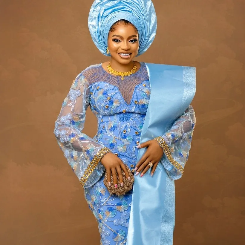 

Роскошная модная французская сетчатая кружевная ткань с 3D цветочной вышивкой, бусинами и блестками для свадебных платьев в африканском нигерийском стиле