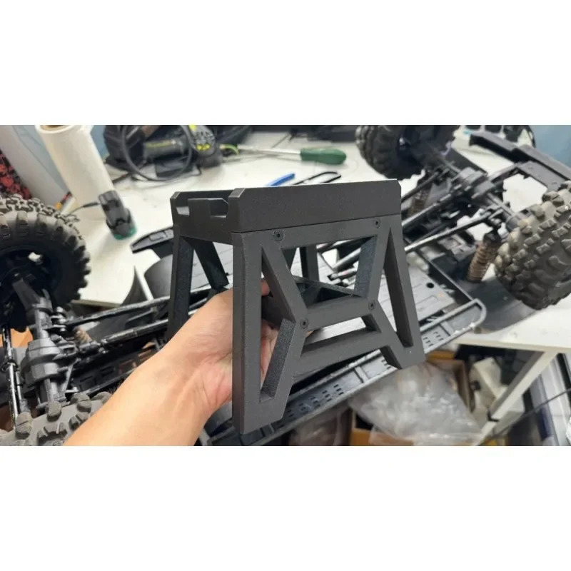3D Printed 16mm Thick Support Bracket with Side Slots to Secure Chassis – Center Car Stand for CROSSRC EMO XX2 1/5 RC Crawler