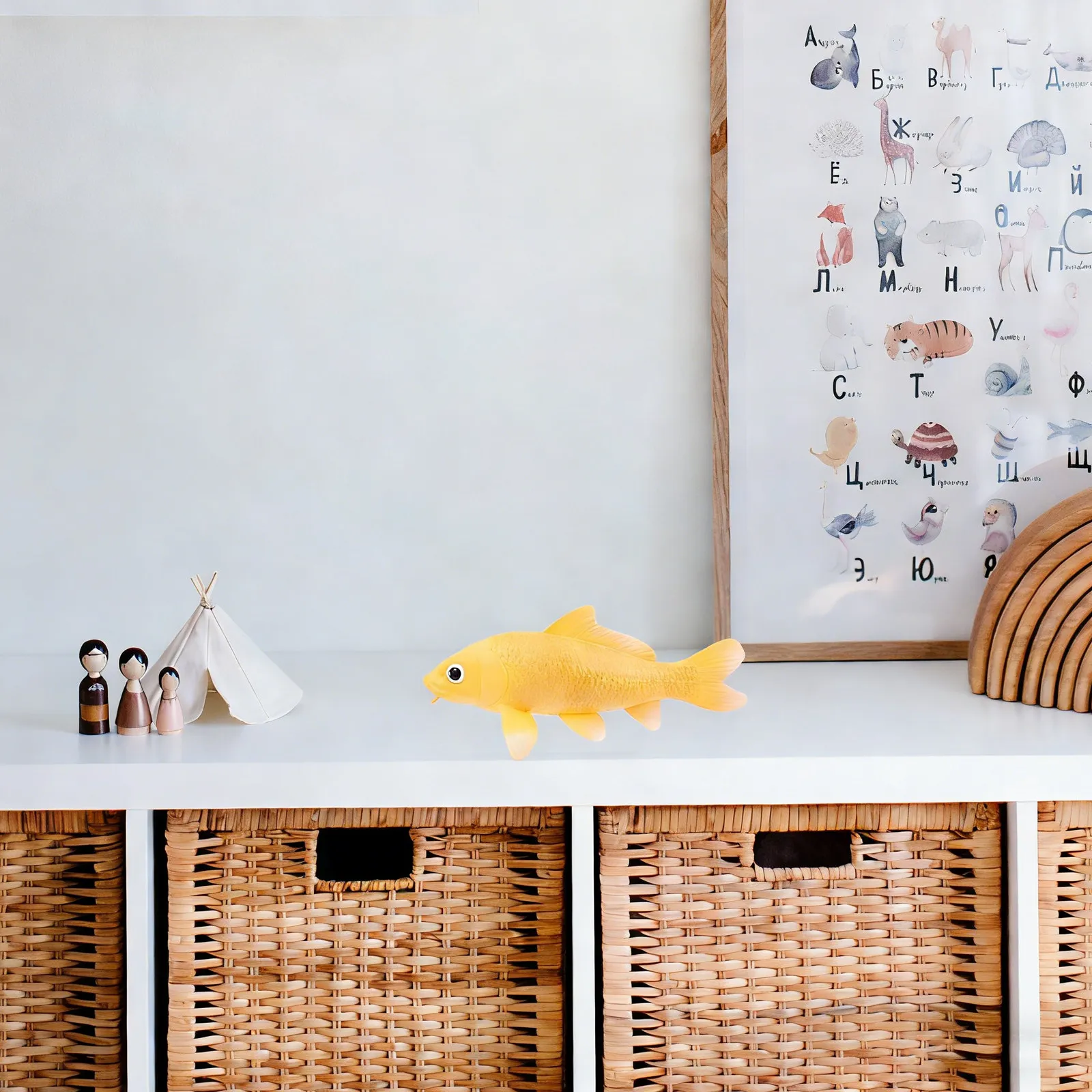 

1Pcs Creative Plastic Koi Fish Simulation Desktop Home Office Decor Fish Shape Adornment for Housewarming Plastic Adornment