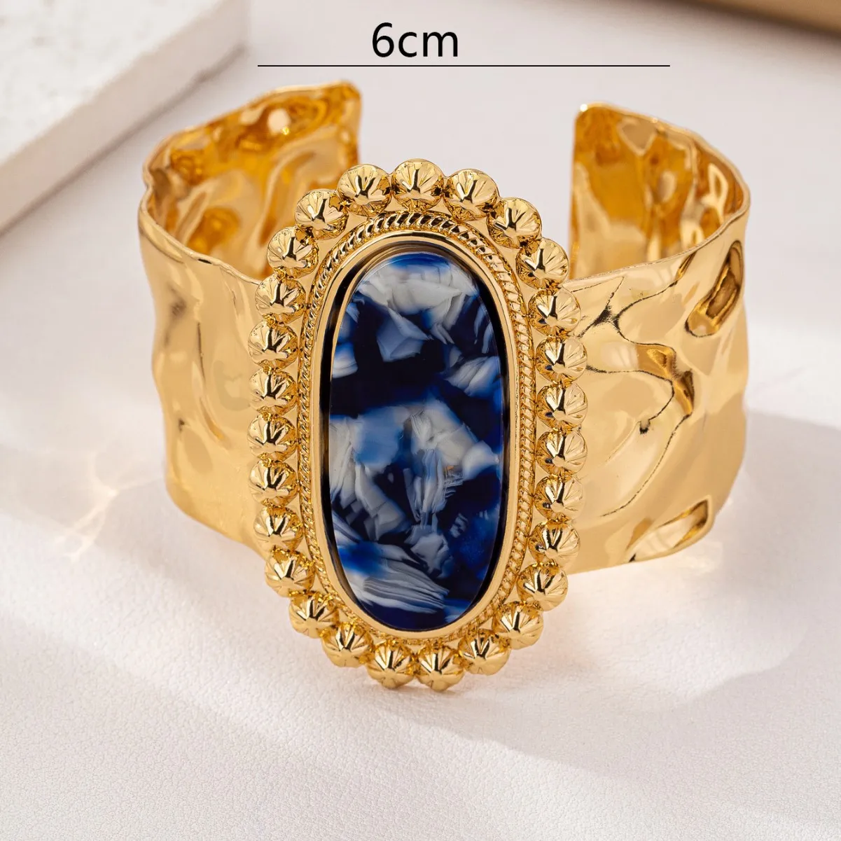 القطع الناقص الأزرق الراتنج الغريبة الهندسة غير النظامية الجلد الملمس نسخة واسعة سوار معدني للنساء فتاة العصرية الإسورة HUANZHI جديد