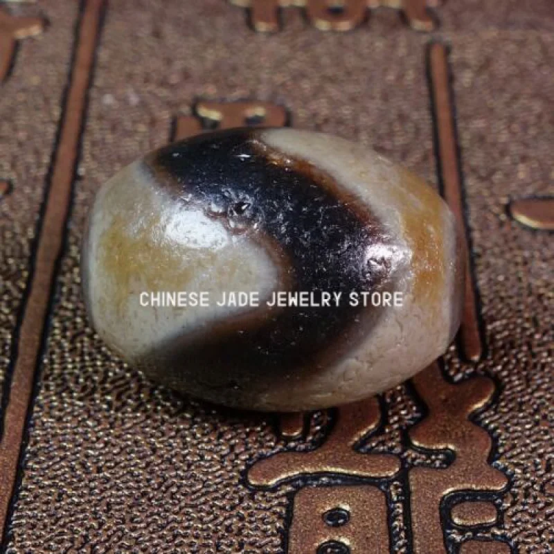 

Ancient Tibetan DZI Beads Old Agate Tiger Tooth Totem Amulet Pendant GZI #2519