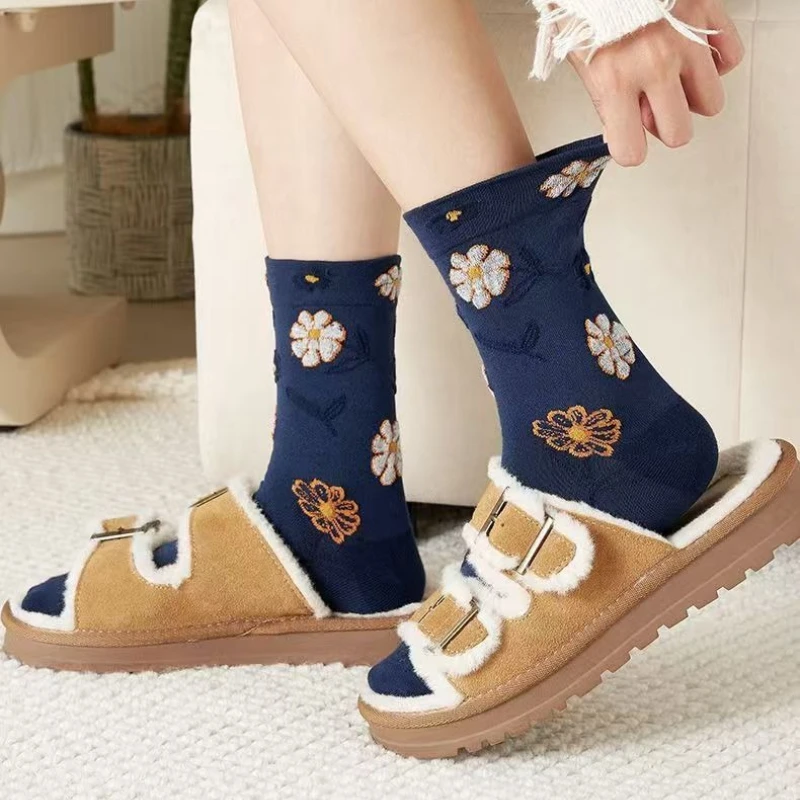 1/5 أزواج جديد الخريف والشتاء ثلاثي الأبعاد زهرة النبات عالية أعلى الجوارب الكبار المضادة للانزلاق ومقاومة للاهتراء الجوارب النسائية