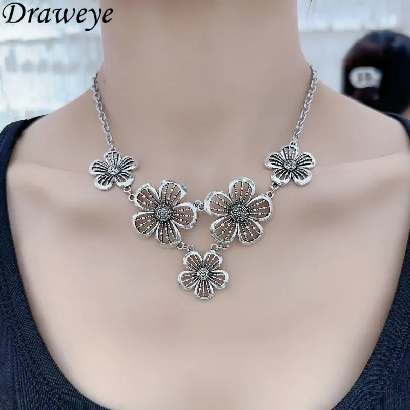 Draweye Hollow Out Flowers Necklaces for Women Vintage Hyperbole Ins Fashion Y2k Jewelry Punk Style Hiphop Collares Para Mujer