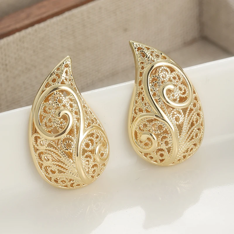 Gold Color Hollow Carving Studs Earrings For Women Wedding Daily Fashion Accessories Personality Court Style Jewelry