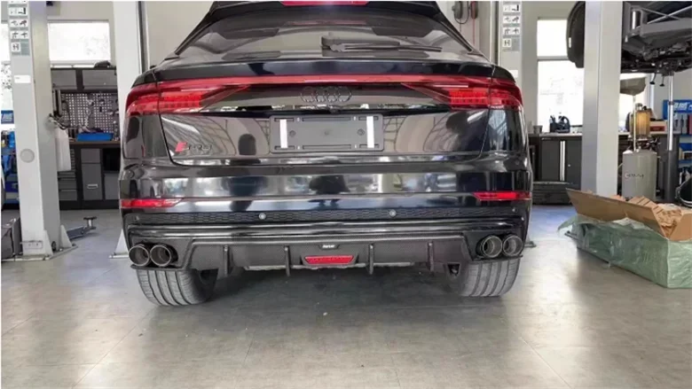 Stainless steel Black Carbon Fiber Rear Trunk Tail Exhaust Tips Pipe  For Audi Q8 S-line Q8 SQ8 RSQ8 2019-2023