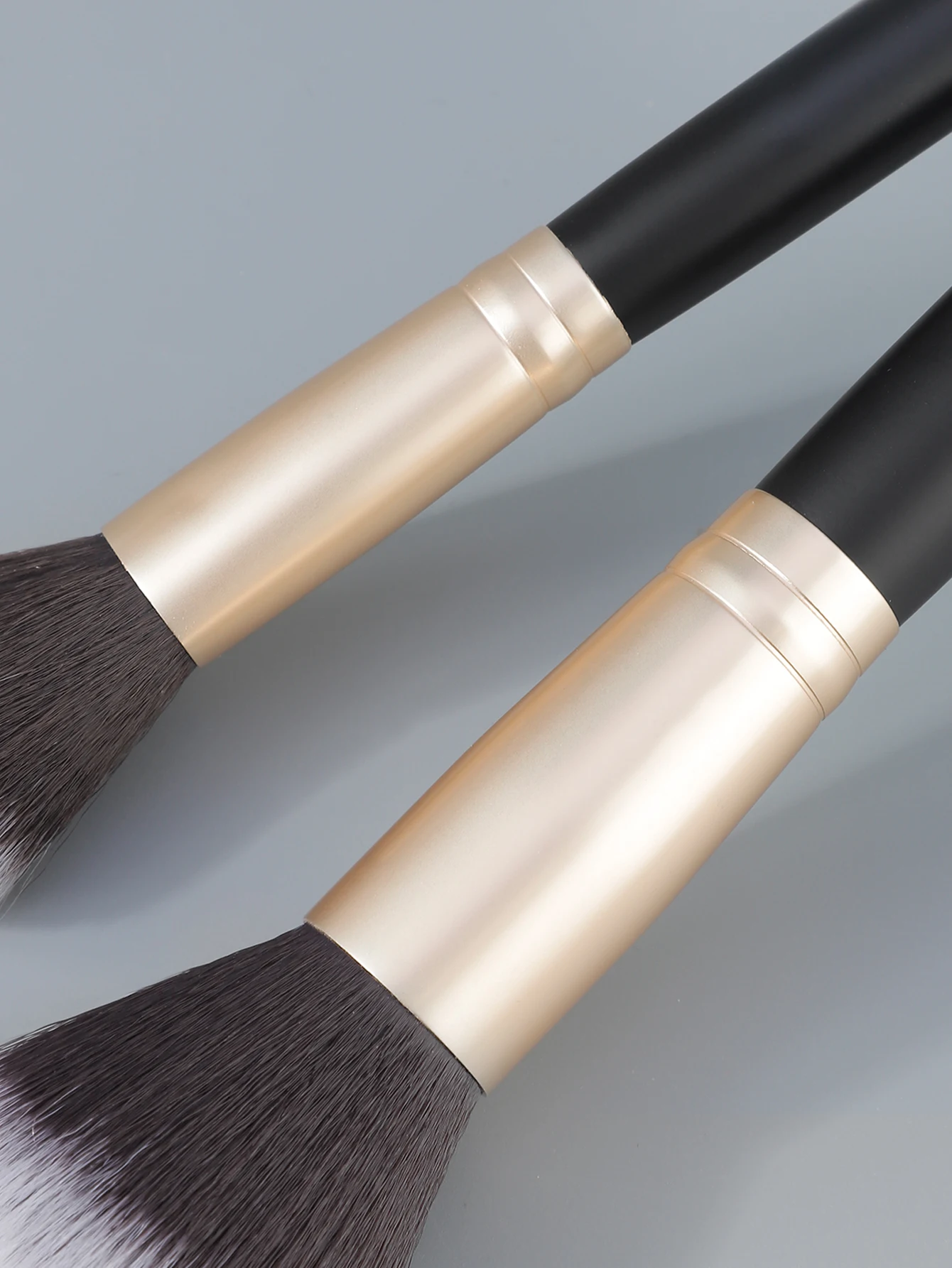 مجموعة فرش مكياج سوداء مكونة من 24 قطعة لمكياج الوجه والعين، مجموعة فرش مكياج احترافية للنساء والفتيات | هذه الفرش تصميم #3