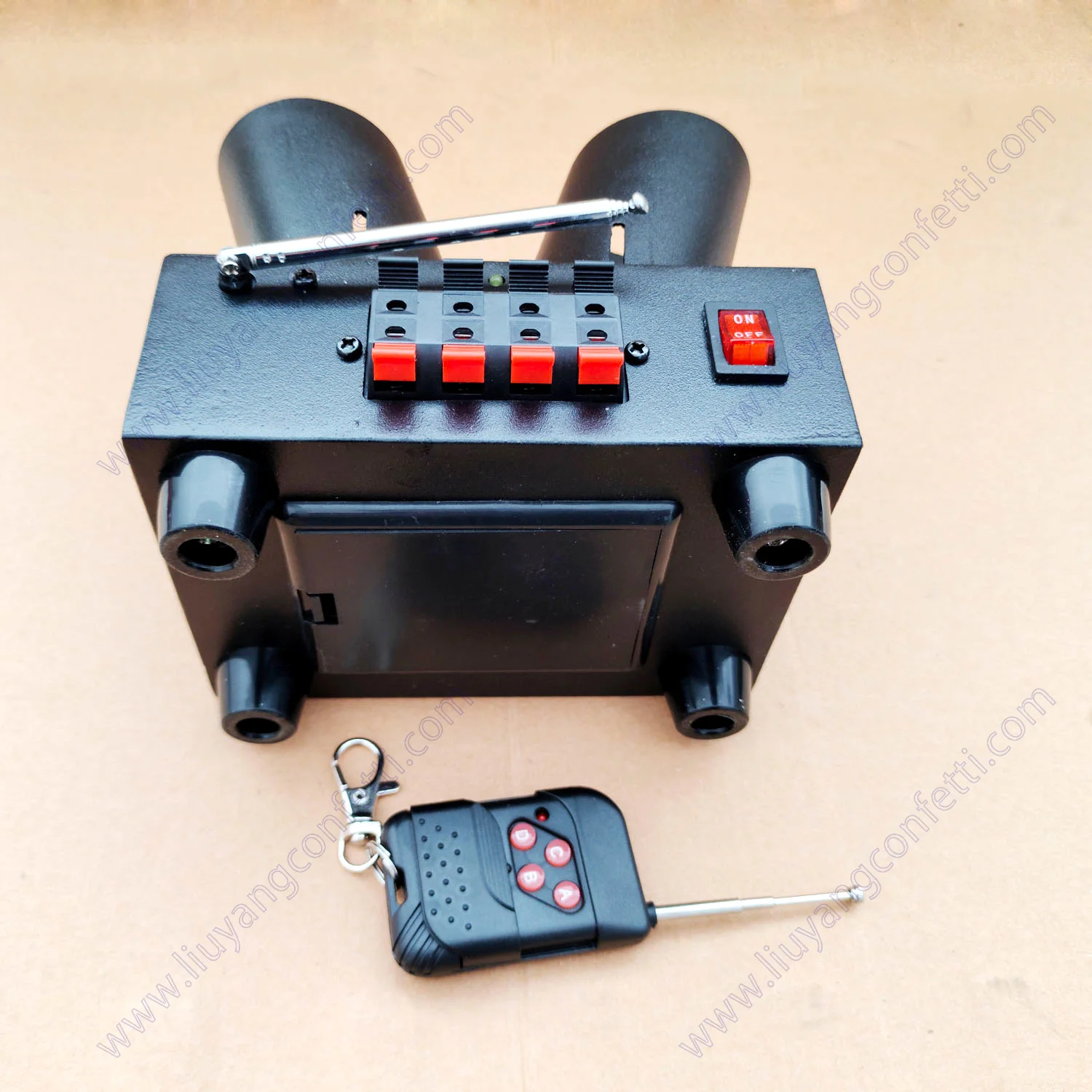 sistema-de-disparo-pirotecnico-de-4-disparos-con-control-remoto-para-escenario-fuente-de-pirotecnia-fria-encendido-electrico-doble-ventilador-de-chispas-en-forma-de-v