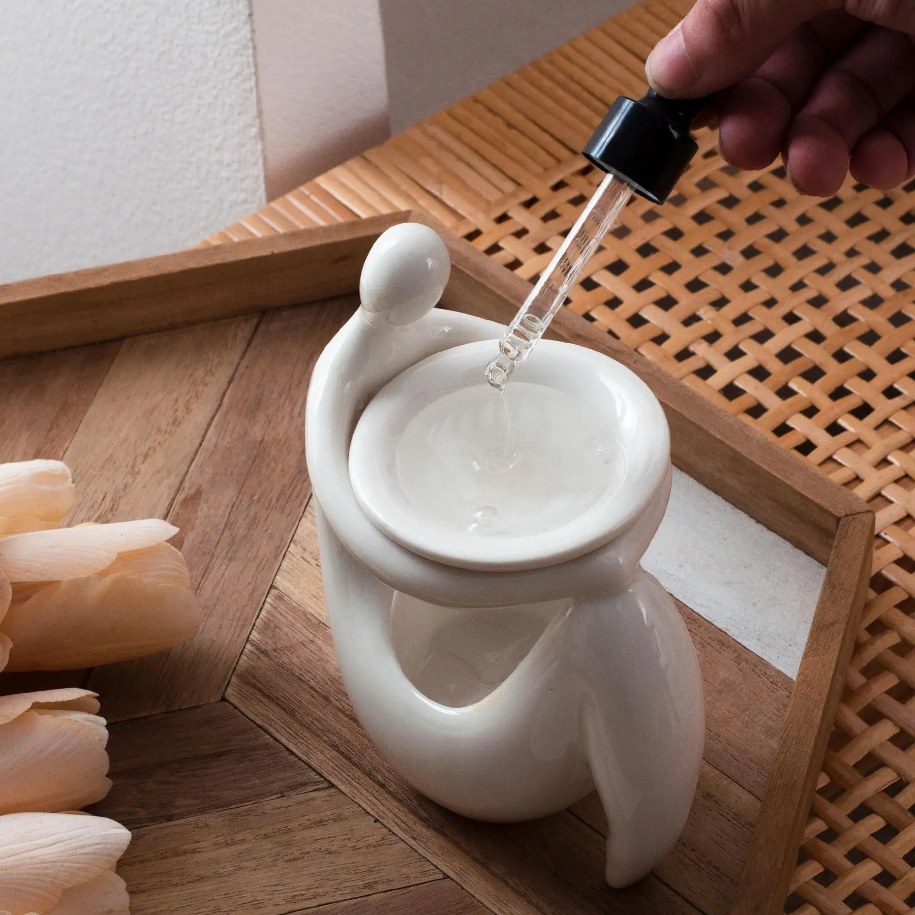 Ceramic Essential Oil Burner Stylish Candle Warmer Lamp Home Indoor Atmosphere Decor Ornament