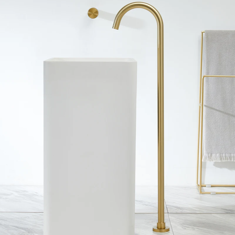 All-copper brushed gold concealed into the wall creative minimalist floor-to-ceiling bathtub column basin basin hot