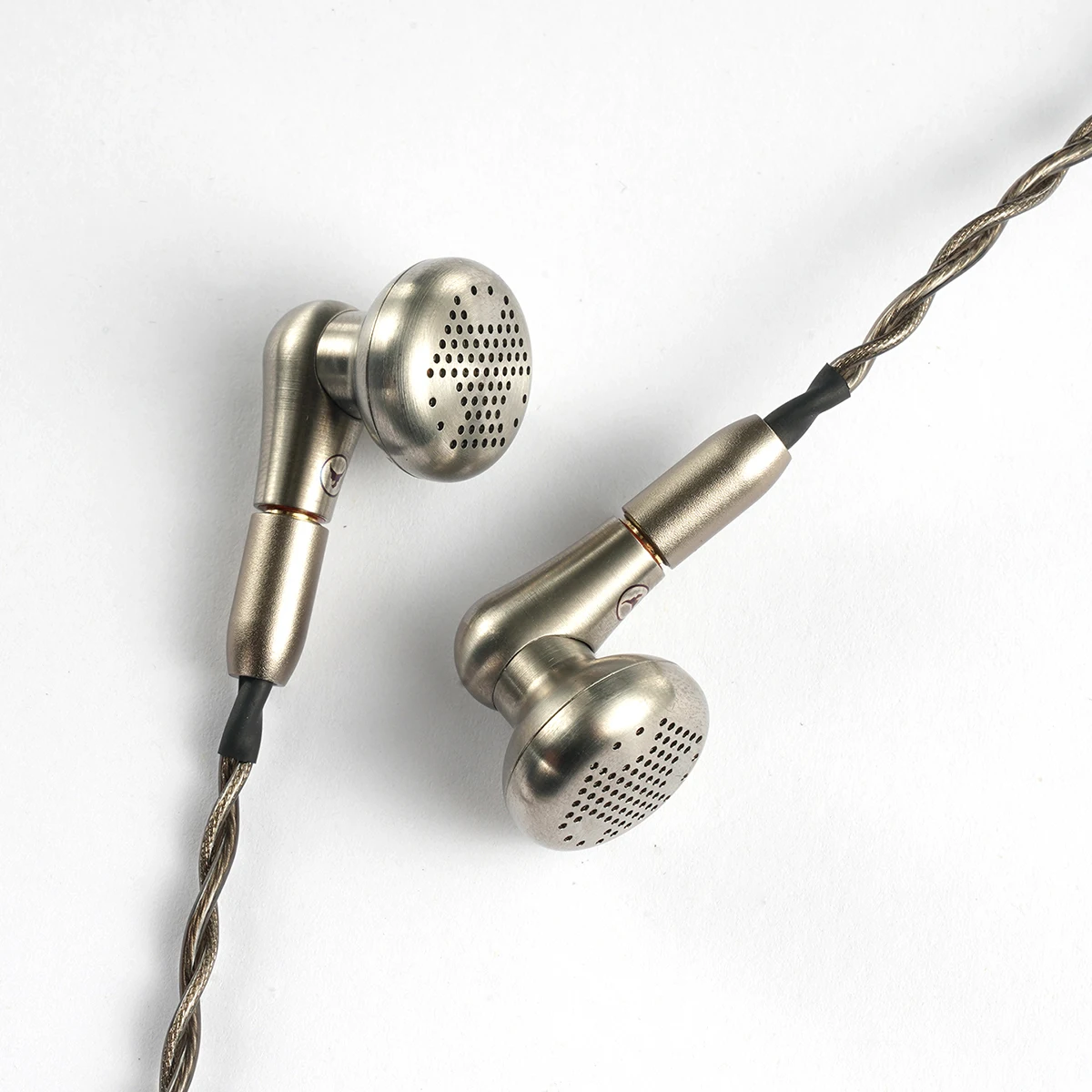 Yincrow RW6000 OX-Ti イヤホン 15.3mm 自社開発ダイヤフラム 取り外し可能な MMCX 3-in-1 プラグ チタンシェル 有線 HiFi 音楽イヤホン