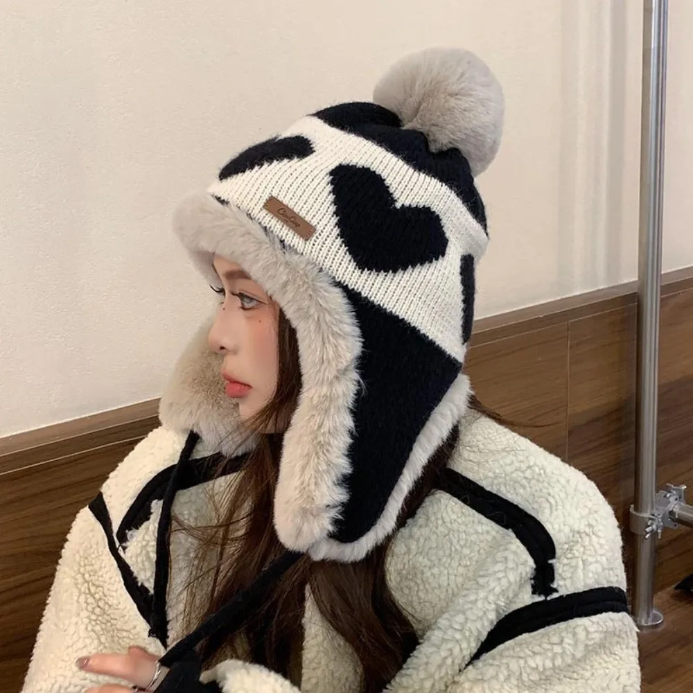 Уютная утолщенная вязаная шерстяная шапка с принтом «Любовь», защищающая уши шапка с помпонами, дизайнерская зимняя шапка, уличная зимняя шапка