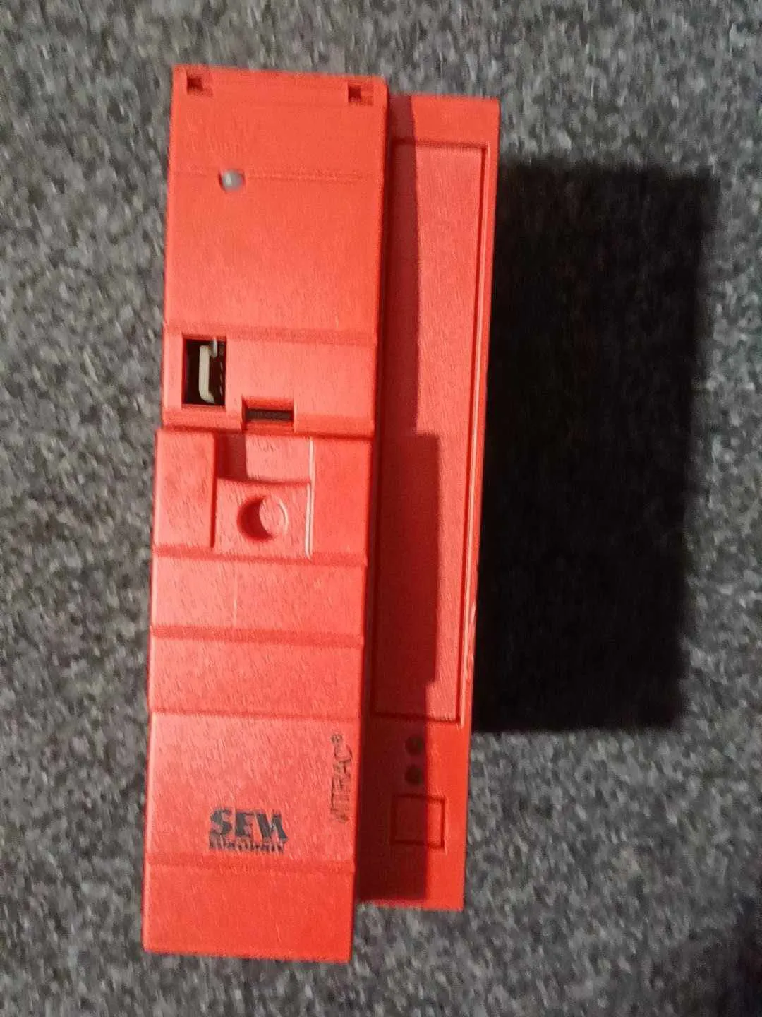 

MC07B0008-2B1-4-00 Инвертор для SEW MC07B0008-2B1-4-00