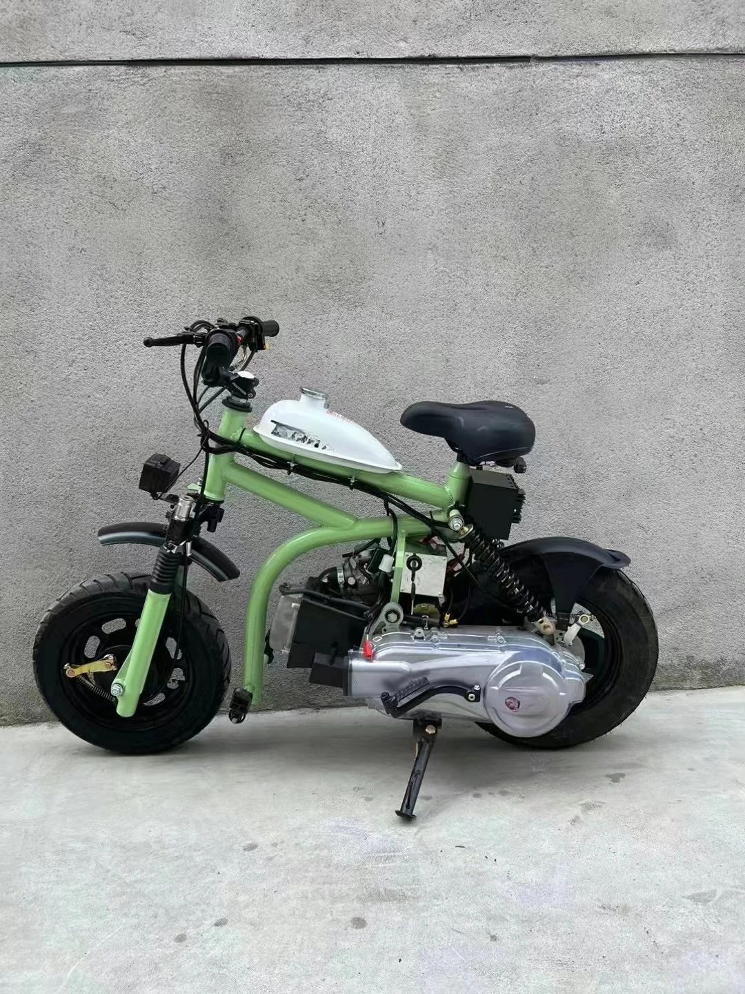 Mini Tank 125C Two-Wheel Scooter Stepless Speed Four-Stroke Gasoline Motorcycle