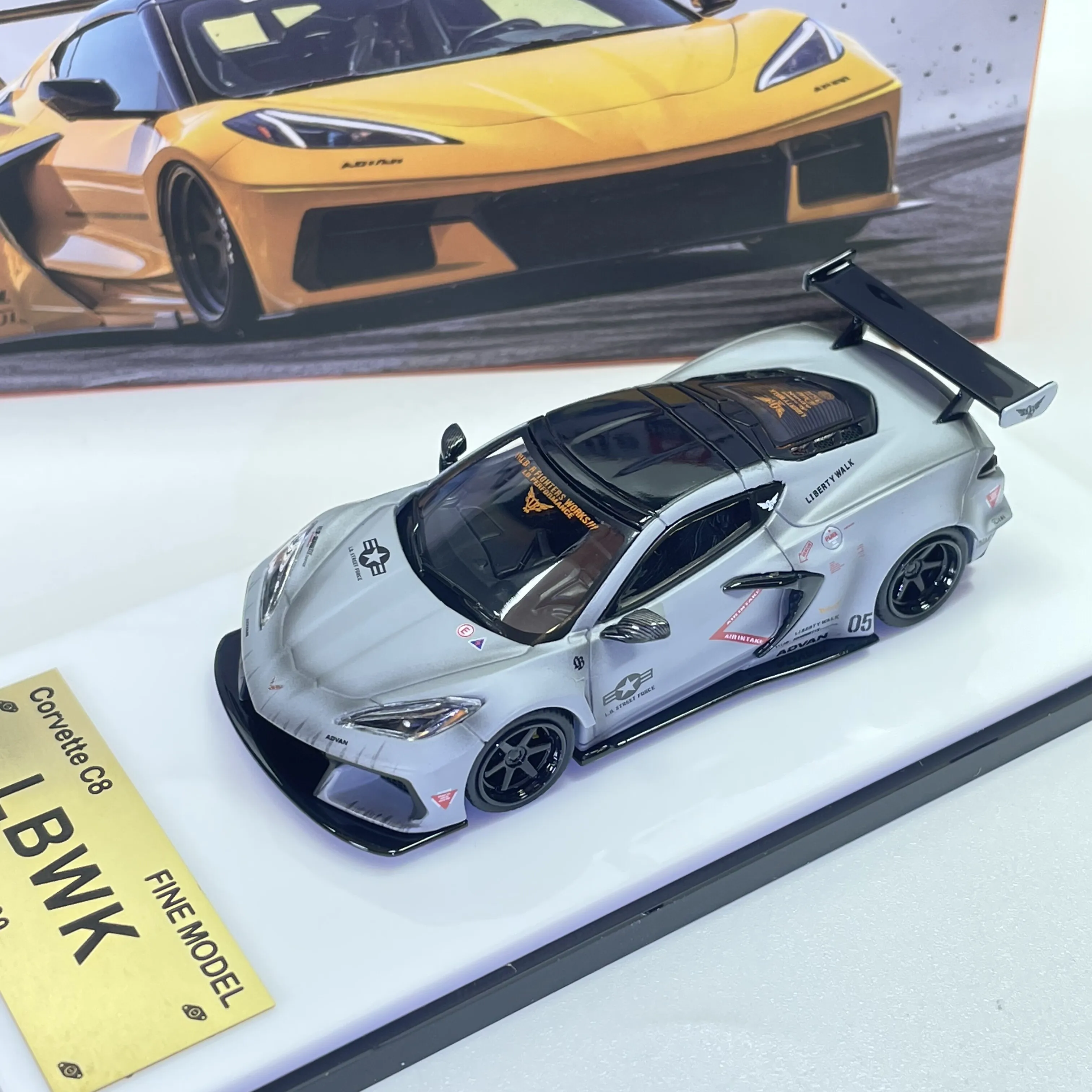 In stock 1: 64-piece new LB Corvette C8 alloy die-cast static car model, limited edition, gift, high-end decorative item view 2