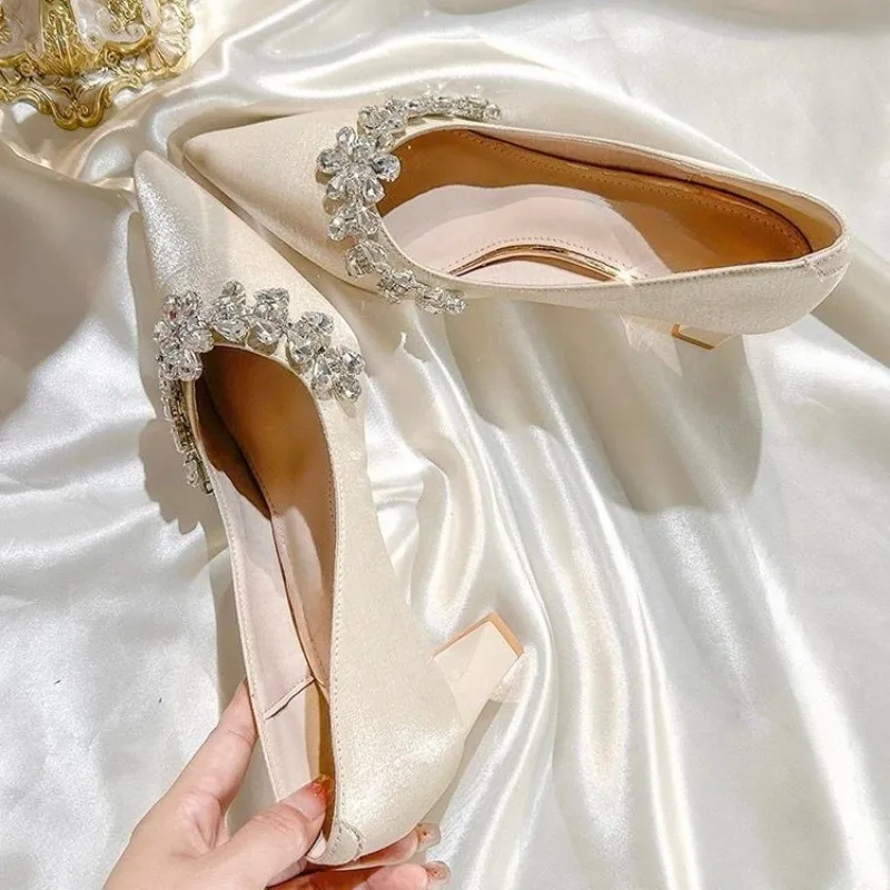 

Fashion Rhinestone Pointed Toe Shallow Mouth Slip-on Non-Slip Wear-Resistant Square Heel Single Shoes