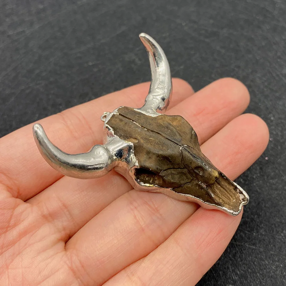 Exquisite Resin Bull Head Pendant 45x46mm Bull Bone Vintage Charm Making Fashion Jewelry DIY Necklace Earrings Accessories