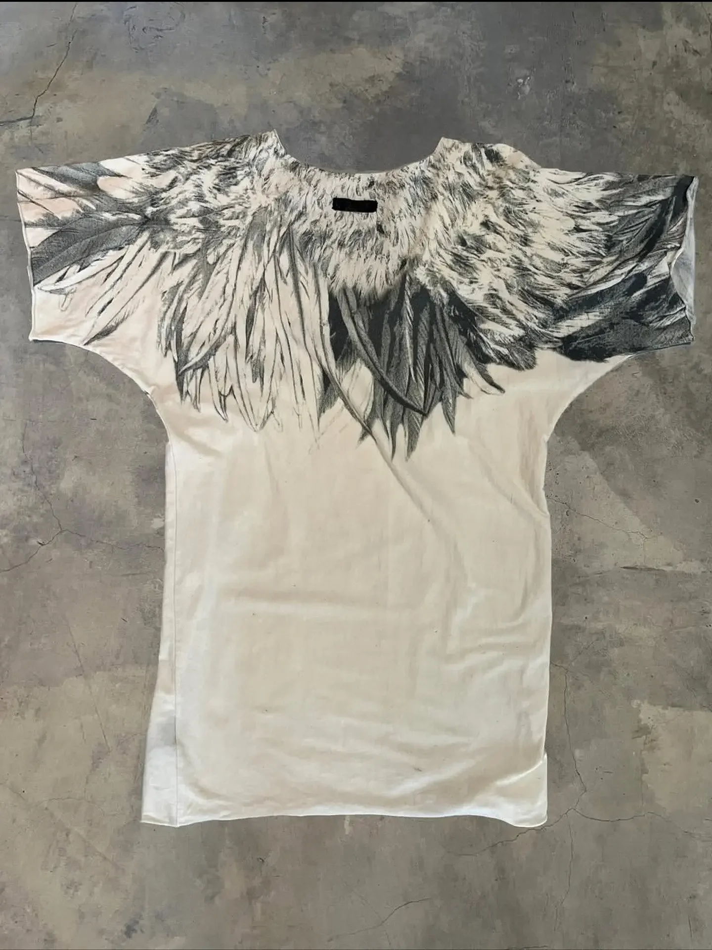 

Ifsixwasnine Pioneer Vision Medieval Tribal Feather Print V-Neck Bat Sleeve T-Shirt